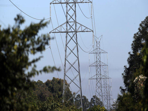 Overhead power line 'raises bushfire risk'