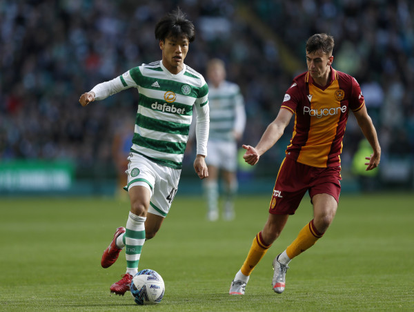  Barry Maguire joins Dundee on loan from Motherwell 
