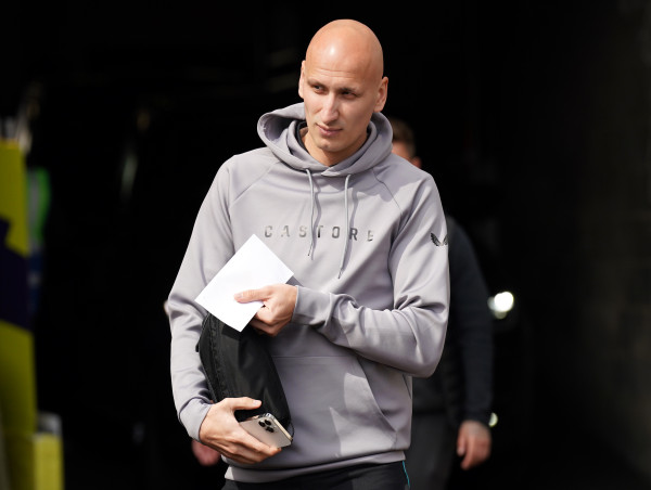  Jonjo Shelvey undergoes Nottingham Forest medical ahead of proposed move 
