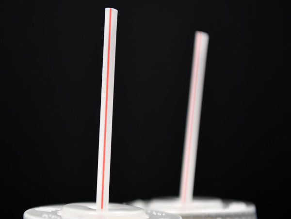 Vic expands plastics ban to plates, straws and cutlery