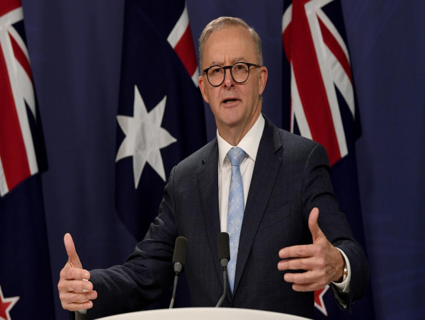  Australia shifts on controversial NZ deportations 