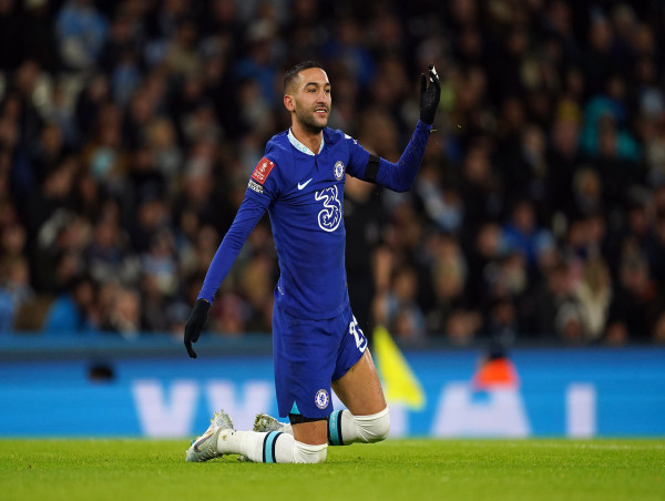  Hakim Ziyech’s loan to PSG from Chelsea falls through due to paperwork error 