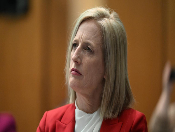 Government moves to mandate gender pay gap reporting