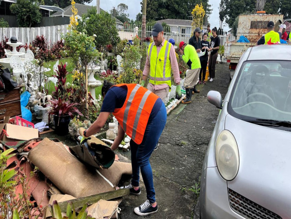 NZ army helps flood-hit Auckland prepare for Gabrielle