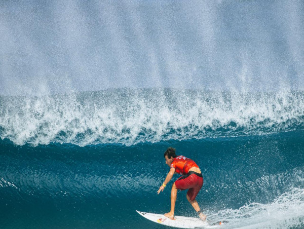  Lay day called at Sunset Beach WSL event 