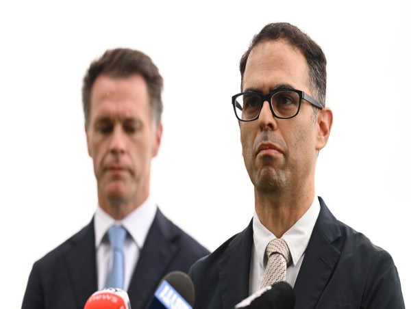 Explosion in high-paid NSW public servants costs $800m