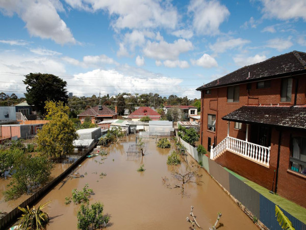 Parliament to probe Victorian floods as motion passes