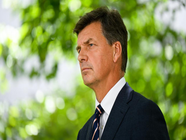  Super objective Labor's top priority, not tax breaks 
