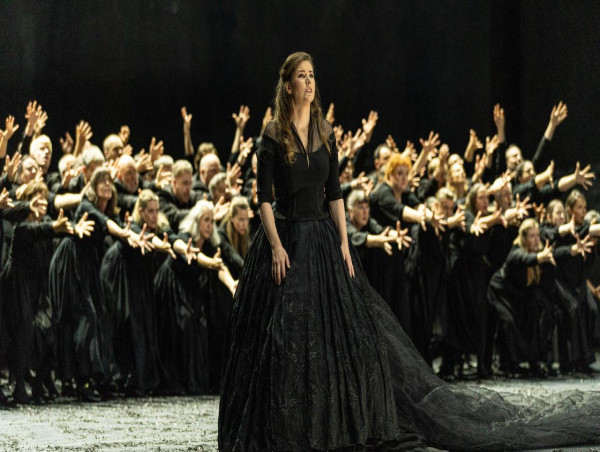  Verdi's Requiem brings festival crowds to their feet 