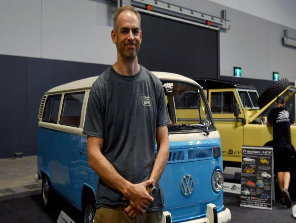  Classic cars get a second life at electric vehicle show 