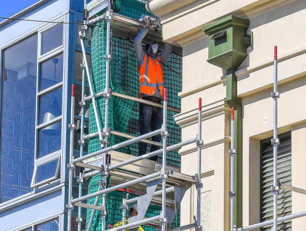  Calls to protect payments following builder collapse 