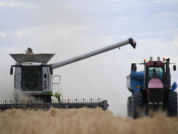  Interest rates and drought risk weighing on farmers 
