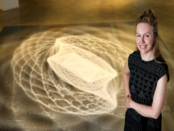  Seasoned artist's salty work bridges art-science divide 