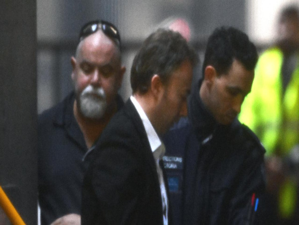  Uni lecturer 'deeply sorry' for wife's stabbing murder 