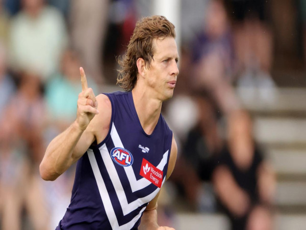 Saints coach Lyon on guard for 'enemy' Fyfe