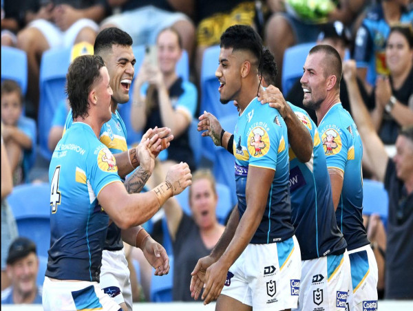 Holbrook OK with hooked Foran blow-up in Titans win