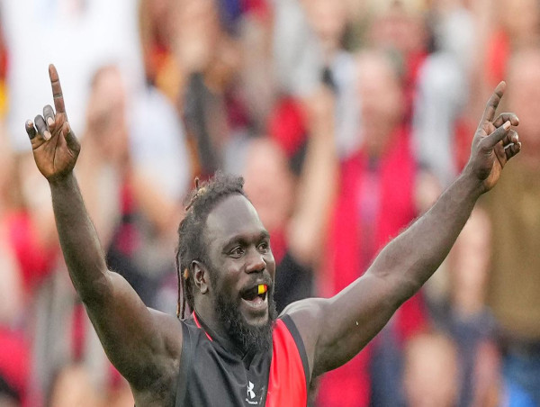 Caravan seals deal for Walla's Mum as he returns to AFL