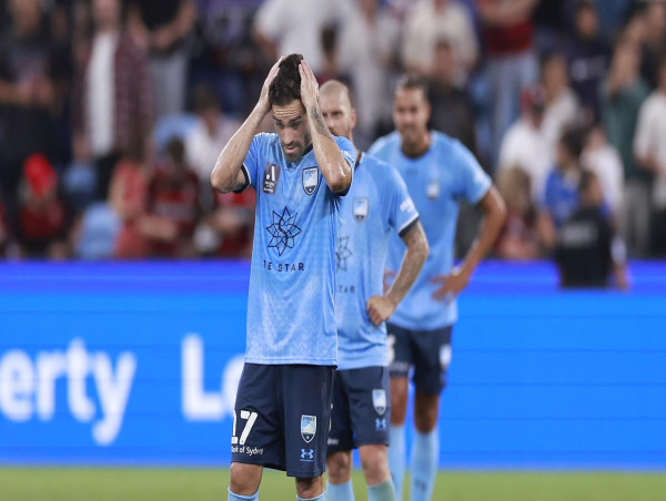  Reeling Sydney FC apologise to fans for derby disaster 