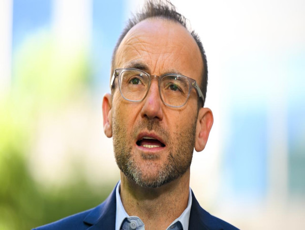  Government and Greens to resume emissions wrangling 
