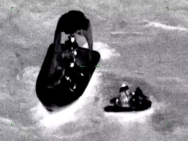  Cruise ship in Bass Strait rescues pair in dinghy 