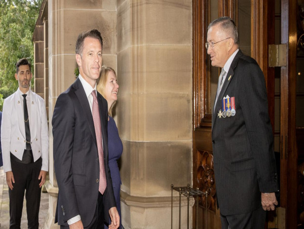  Chris Minns sworn in as NSW Labor premier 