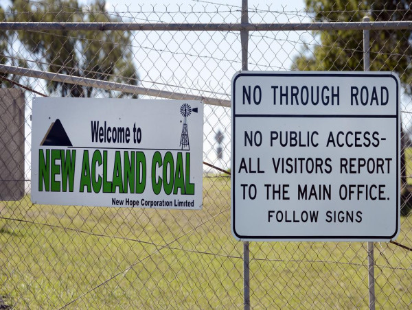  Water licence win reignites hotly disputed coal mine 