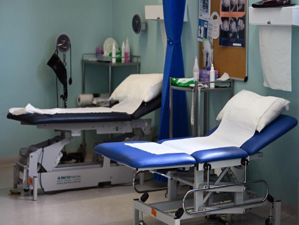  Australians bracing for health insurance price hikes 