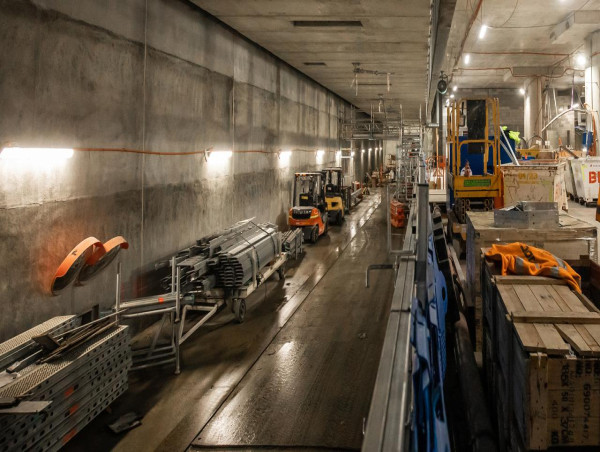 Hundreds of electricians walk off Vic Metro Tunnel job