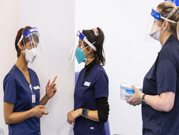 Study subsidy for nurses, rural doctors to stay in NSW