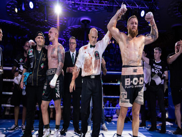  Floyd Masson wins bloody IBO title fight 