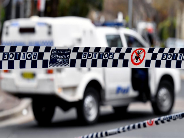  Woman dead after being hit by ute in Wollongong 