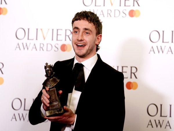  Paul Mescal hopes Olivier award win gives his mother ‘a little bit of a lift’ 