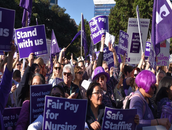 Thousands of Kiwi nurses plan Australia move