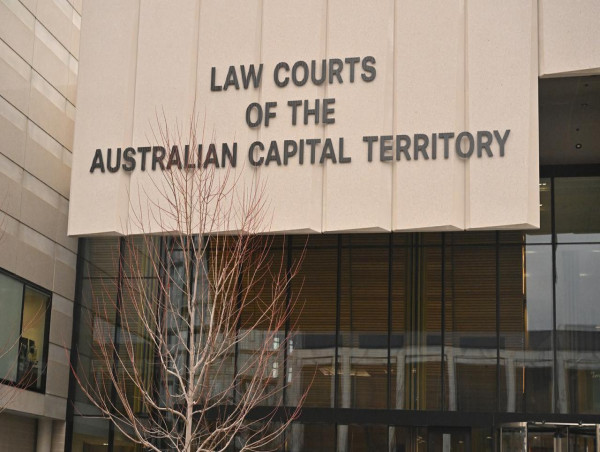  Judge weighs release of former spy's jailing details 