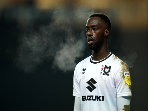  Mohamed Eisa leveller earns MK Dons point against 10-man Portsmouth 