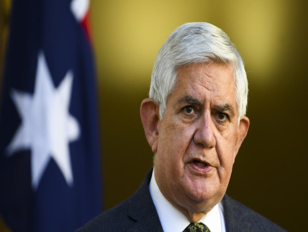  PM praises ex-Lib's 'principled' stand on voice 