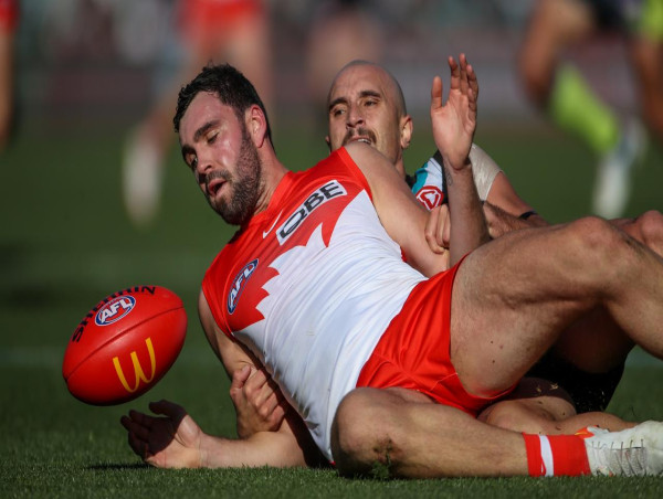  Longmire calls for calm amid McCartin speculation 