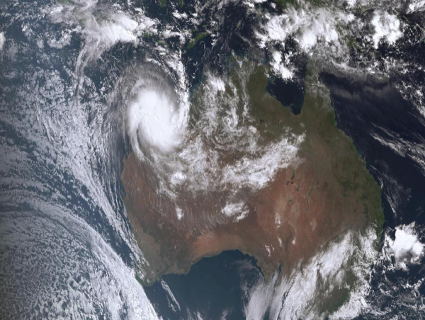  Concern in the Pilbara as Cyclone Ilsa strengthens 
