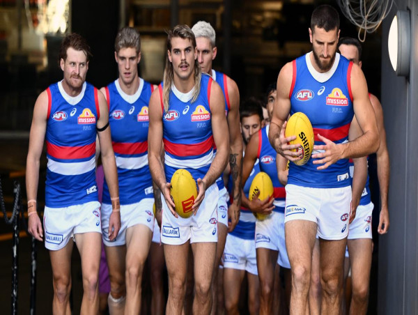 Bulldogs to stay on the road for Power, Freo clashes