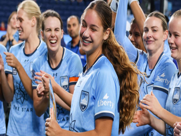  Sydney teenager Dos Santos takes ALW rise in stride 