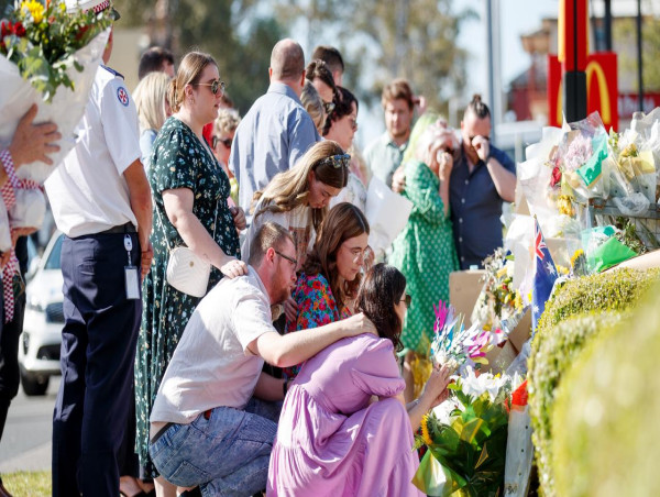  Family of slain paramedic visit scene of stabbing 