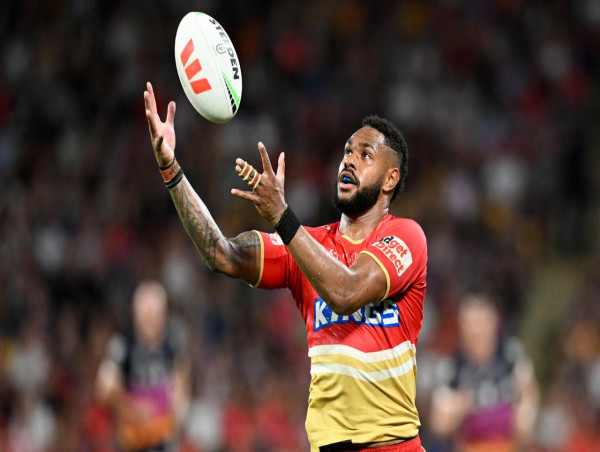 Dolphins hammer out five-year deal for Tabuai-Fidow