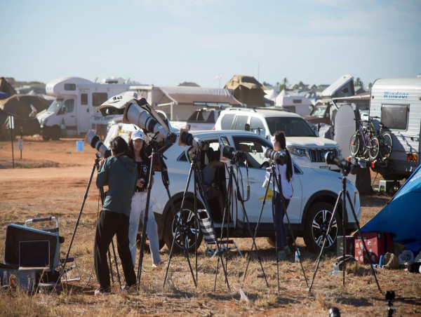 Total solar eclipse thrills thousands of tourists