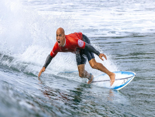  Surfers wait as Margaret River Pro placed on hold 
