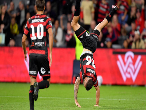 Wanderers go second in ALM with home rout of Phoenix
