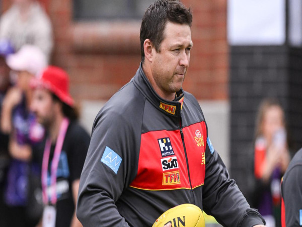 Dew reverts to Eddie's notes as Suns search for wins