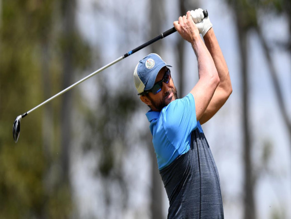  Hensby one-shot off the lead at Champions Classic 