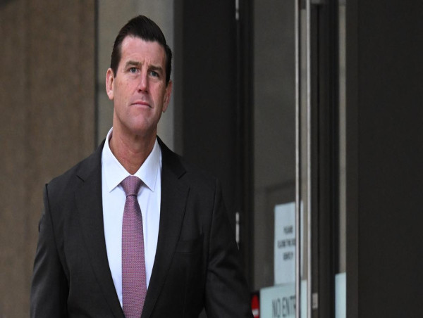 Roberts-Smith probes defence meetings with journalist