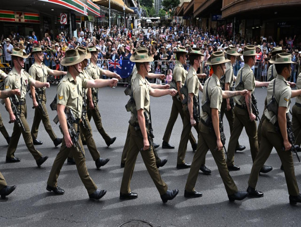  Thousands attend Anzac services across Queensland 