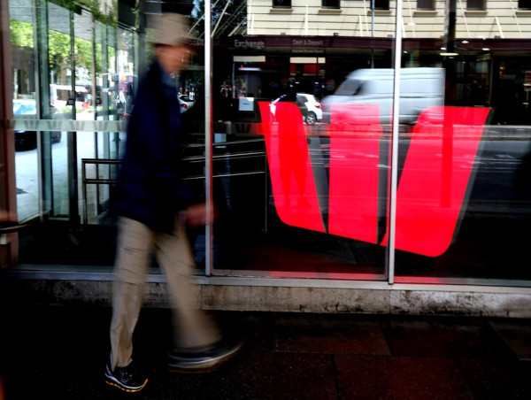 'Arrogant' banks leaving bush residents at the bus stop